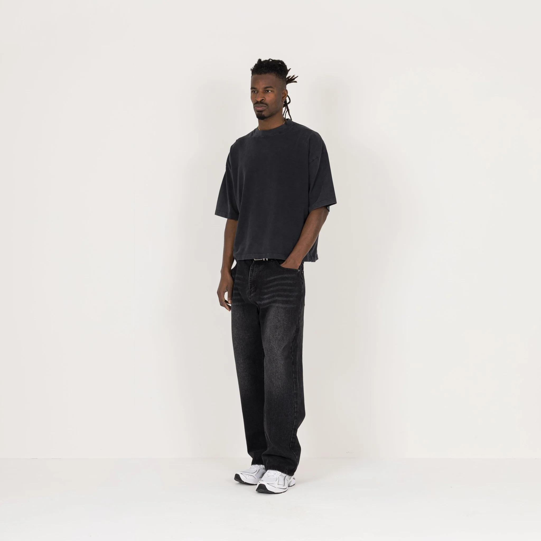 Cropped T-Shirt - Vintage Black - Image 5