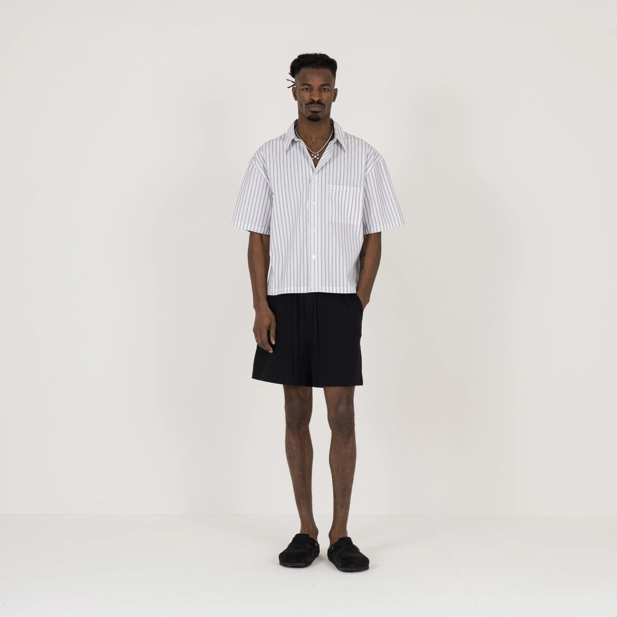 Linen Short - Black - Image 4