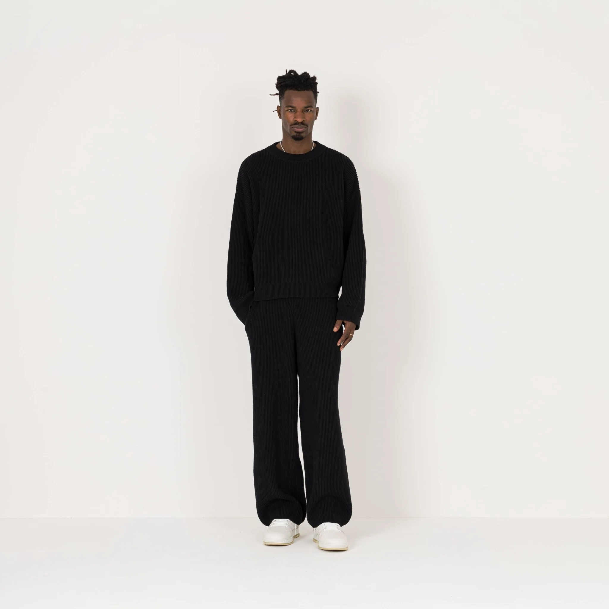 Ribbed Sweatshirt - Black - Image 4