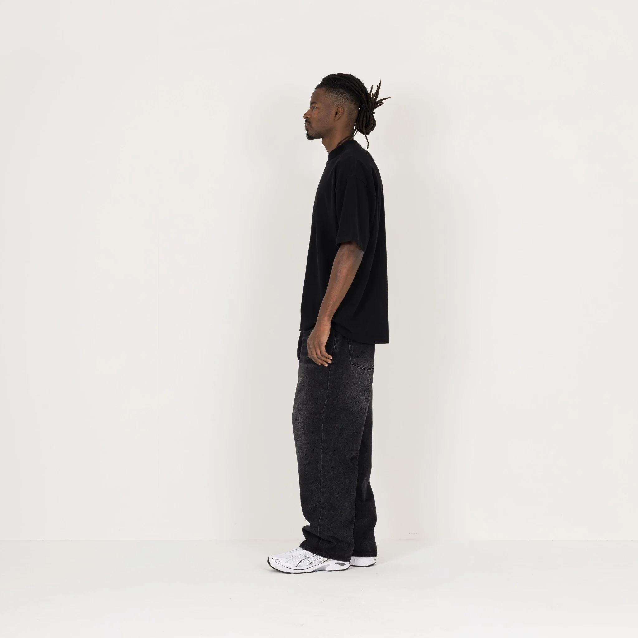 T-Shirt - Black - Image 6