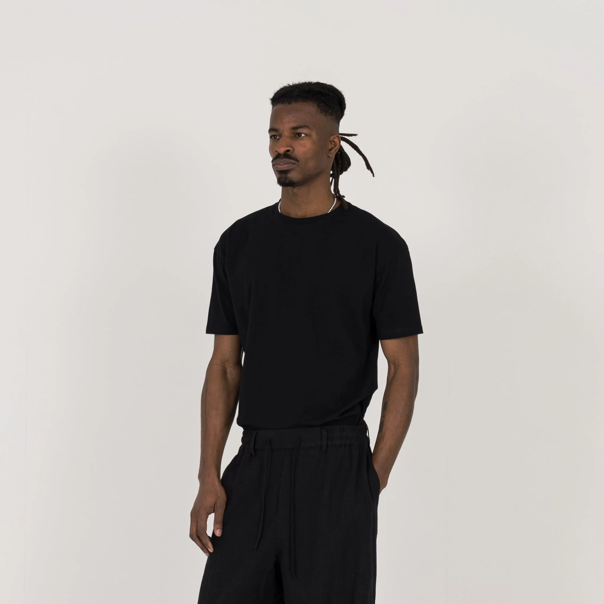 Tailored T-Shirt - Black - Image 3